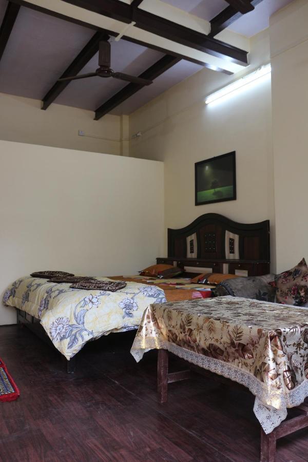 Mother Hostel Varanasi Bagian luar foto