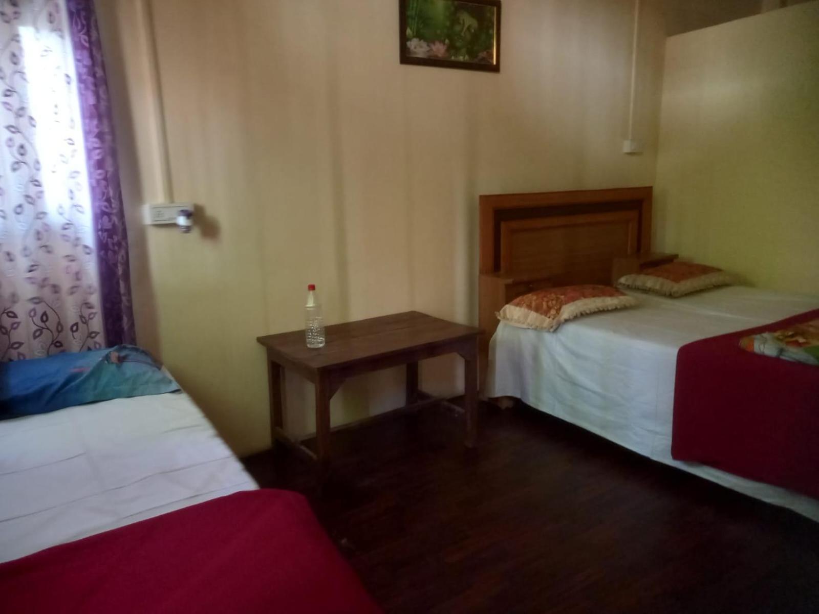 Mother Hostel Varanasi Bagian luar foto