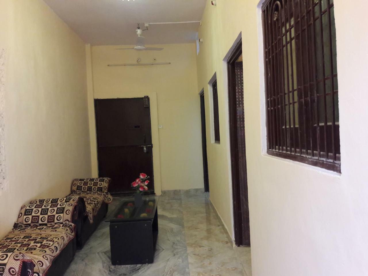 Mother Hostel Varanasi Bagian luar foto
