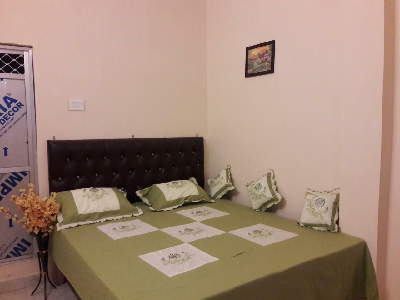 Mother Hostel Varanasi Bagian luar foto