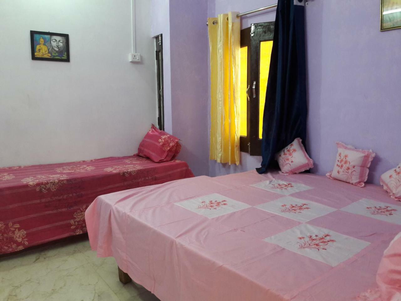 Mother Hostel Varanasi Bagian luar foto