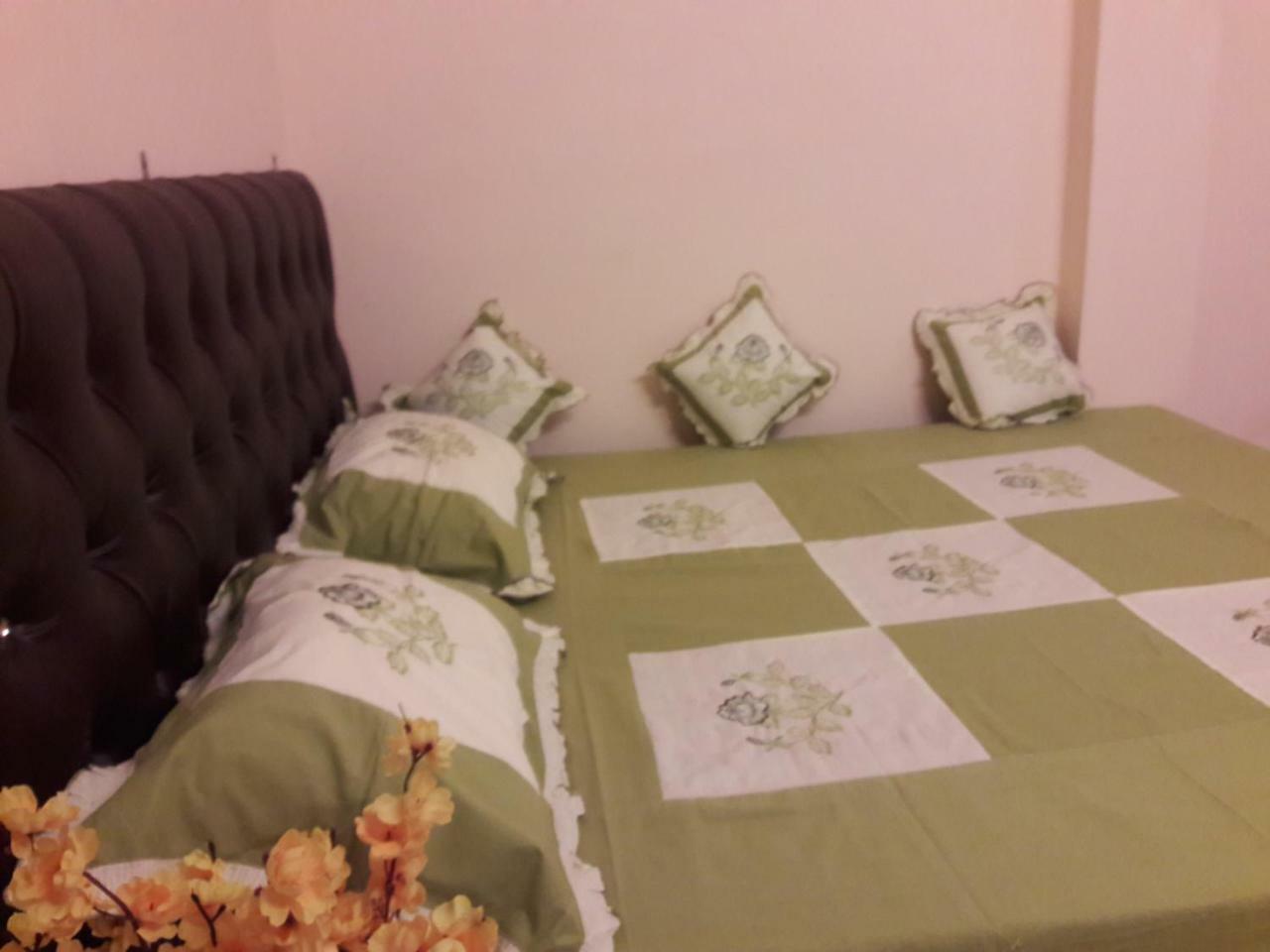 Mother Hostel Varanasi Bagian luar foto