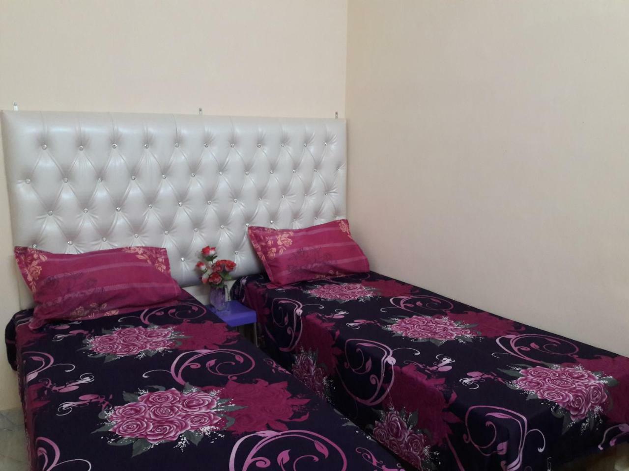 Mother Hostel Varanasi Bagian luar foto