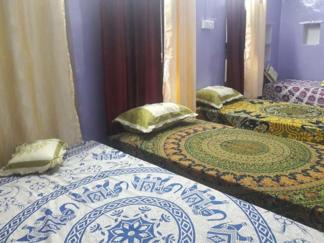 Mother Hostel Varanasi Bagian luar foto