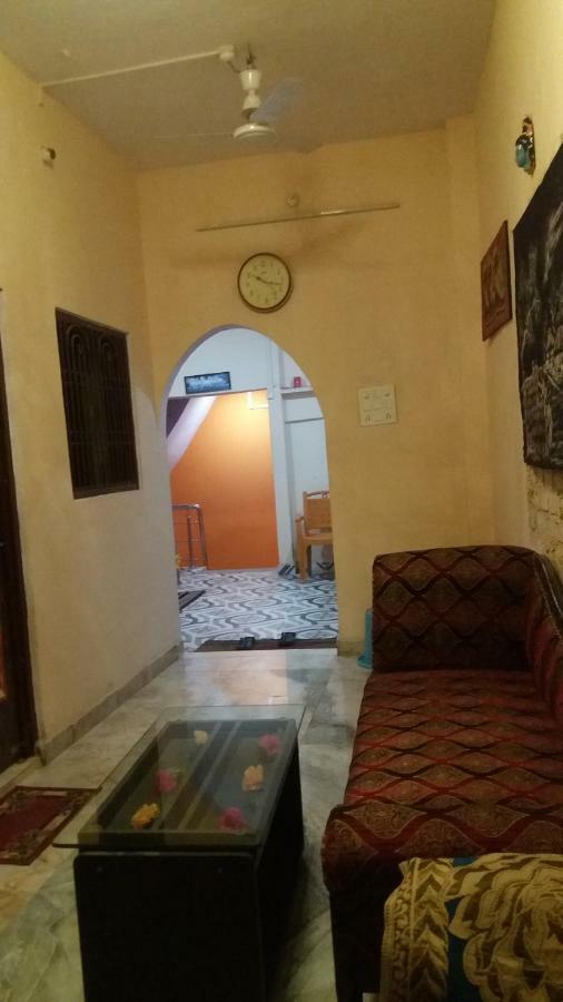 Mother Hostel Varanasi Bagian luar foto